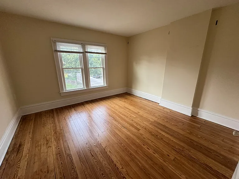 113 E Oakland Ave — Photo 16