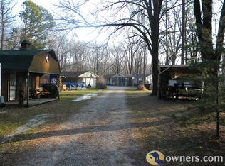 821 Arbor Ln, Centralia, IL 62801