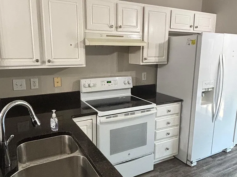 103 Chinabrook Ct — Photo 6