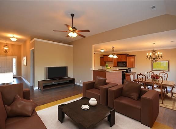 2nd image of 109 Meadow Wood Park