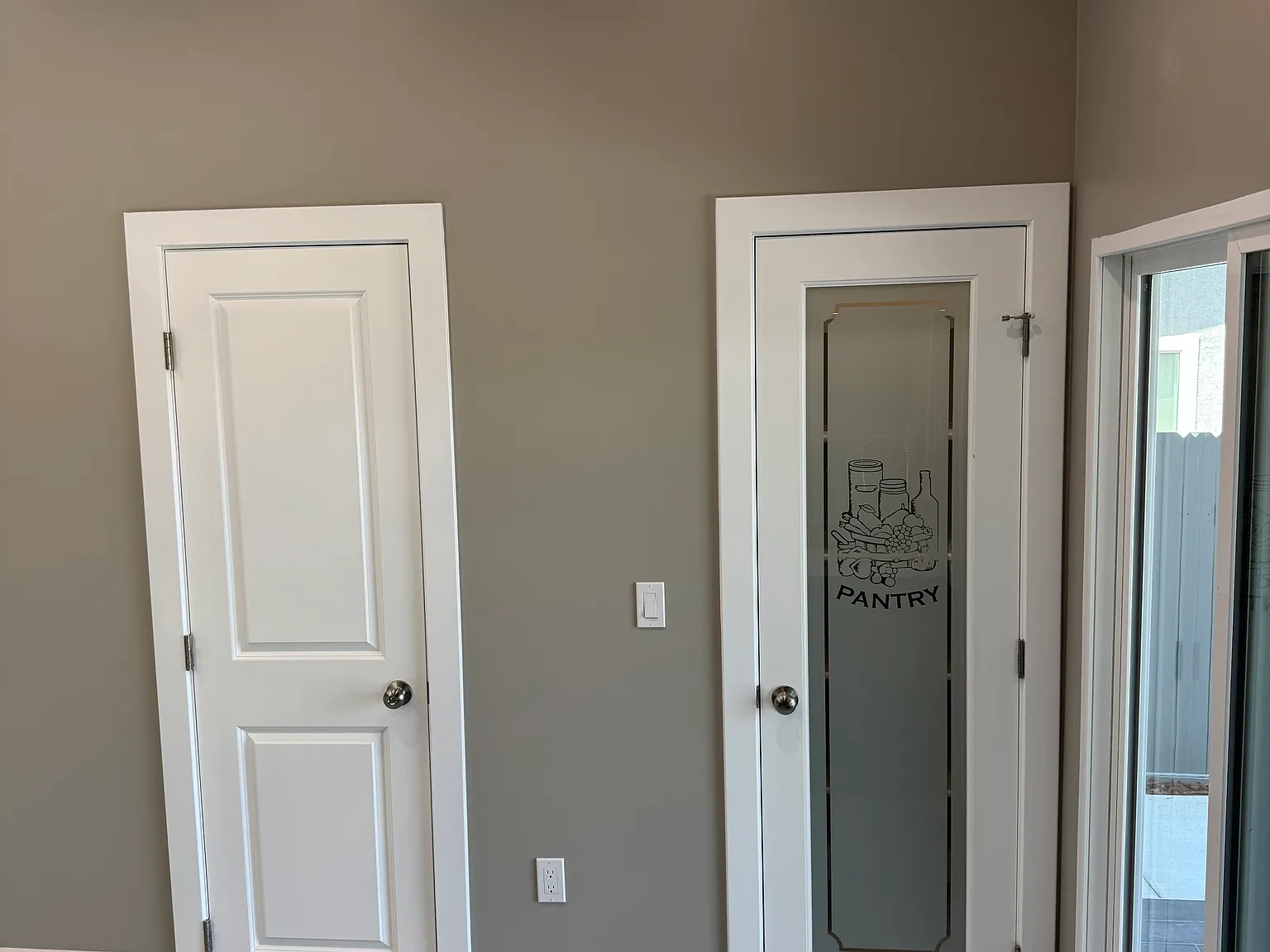 3 bed, 2.5 bath, 1200 sqft, $3,800 — Photo 2