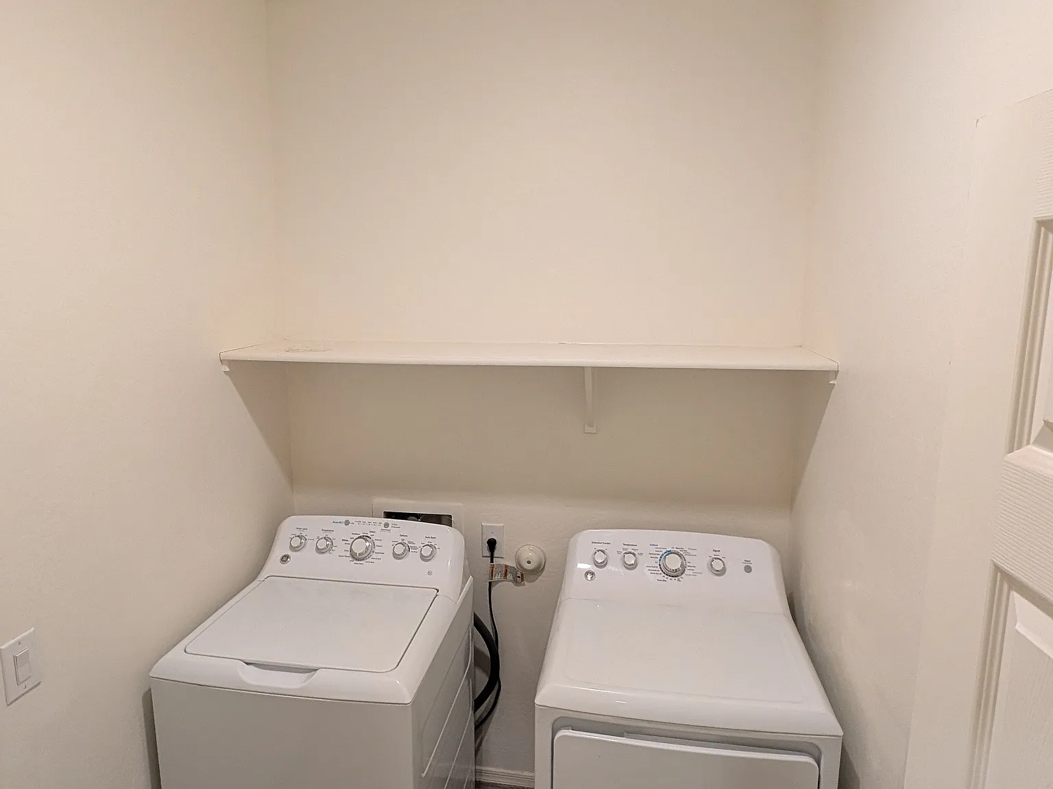 4 bed, 1598 sqft, $1,900 — Photo 3