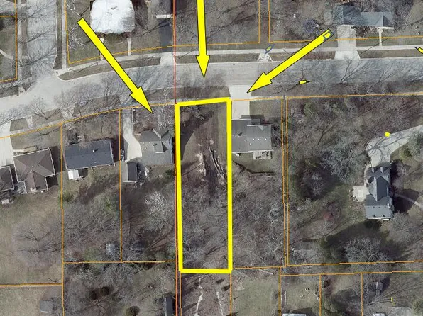 1027 West LARABEE STREET, Port Washington, WI 53074