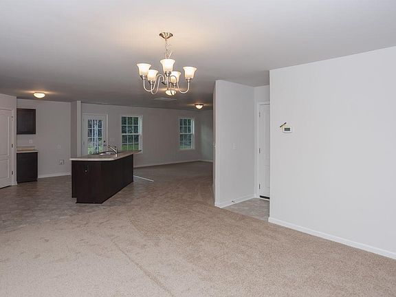 006 DiningKitchen Compressed