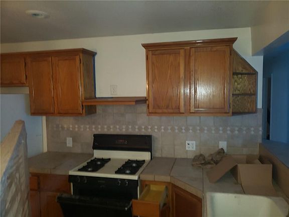 3rd image of 602 Deweese Ave