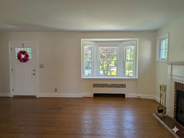 427 Regester Ave — Photo 4