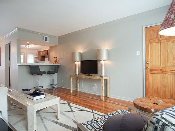 3rd image of 3814 Gilbert Dr #A