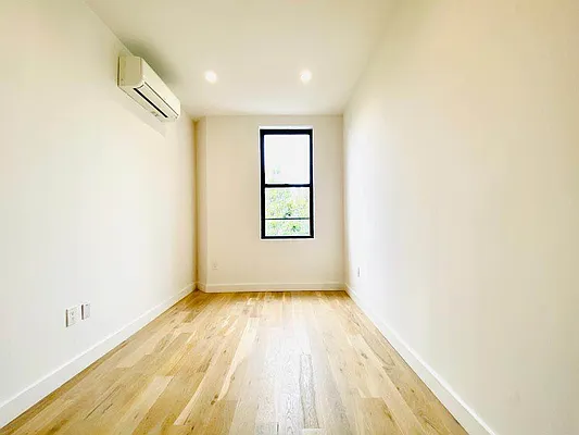 Rented by Blue Egg Realty Corp | media 11