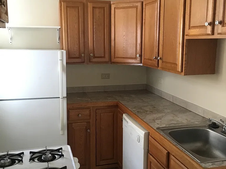 3426 W Grace St #11 — Photo 10