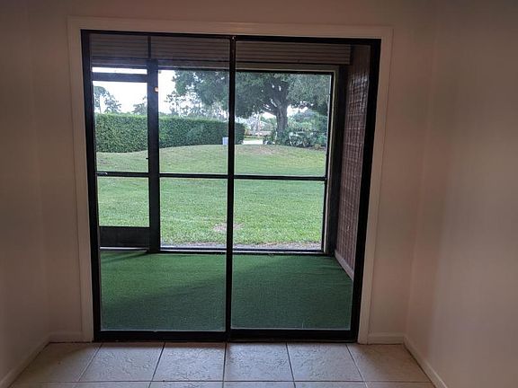 3rd image of 4723 Oak Terrace Dr