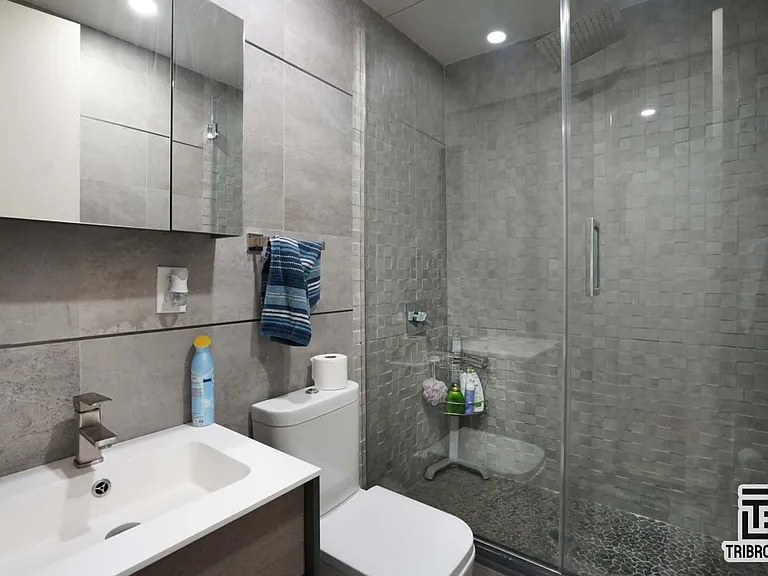 403 E 77th St #5 — Photo 7