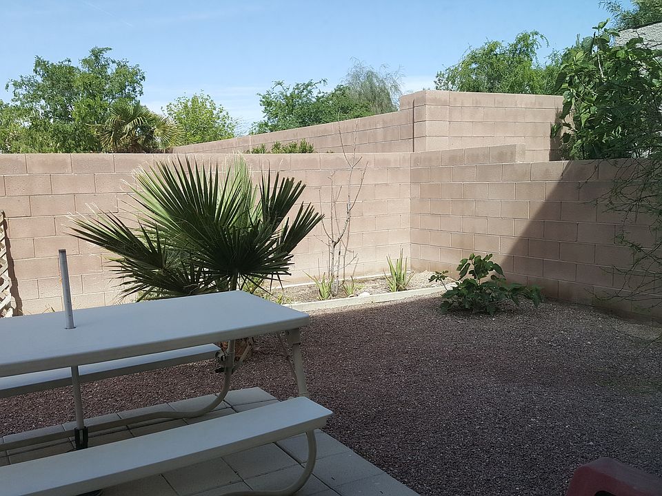 1st image of 2613 Los Palos St