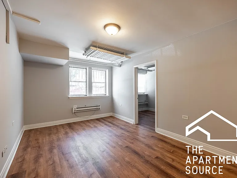 5736 N Winthrop Ave #1 — Photo 2