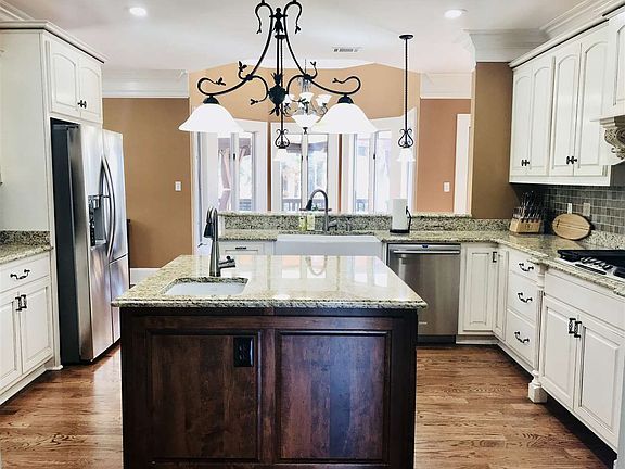 3rd image of 105 Plantation Cir