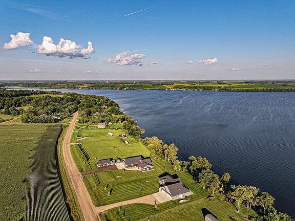 3rd image of 10630 Reno View Dr