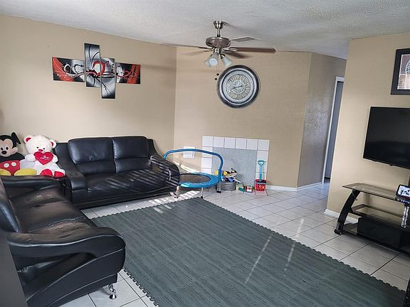 3rd image of 2810 Grants Lake Blvd