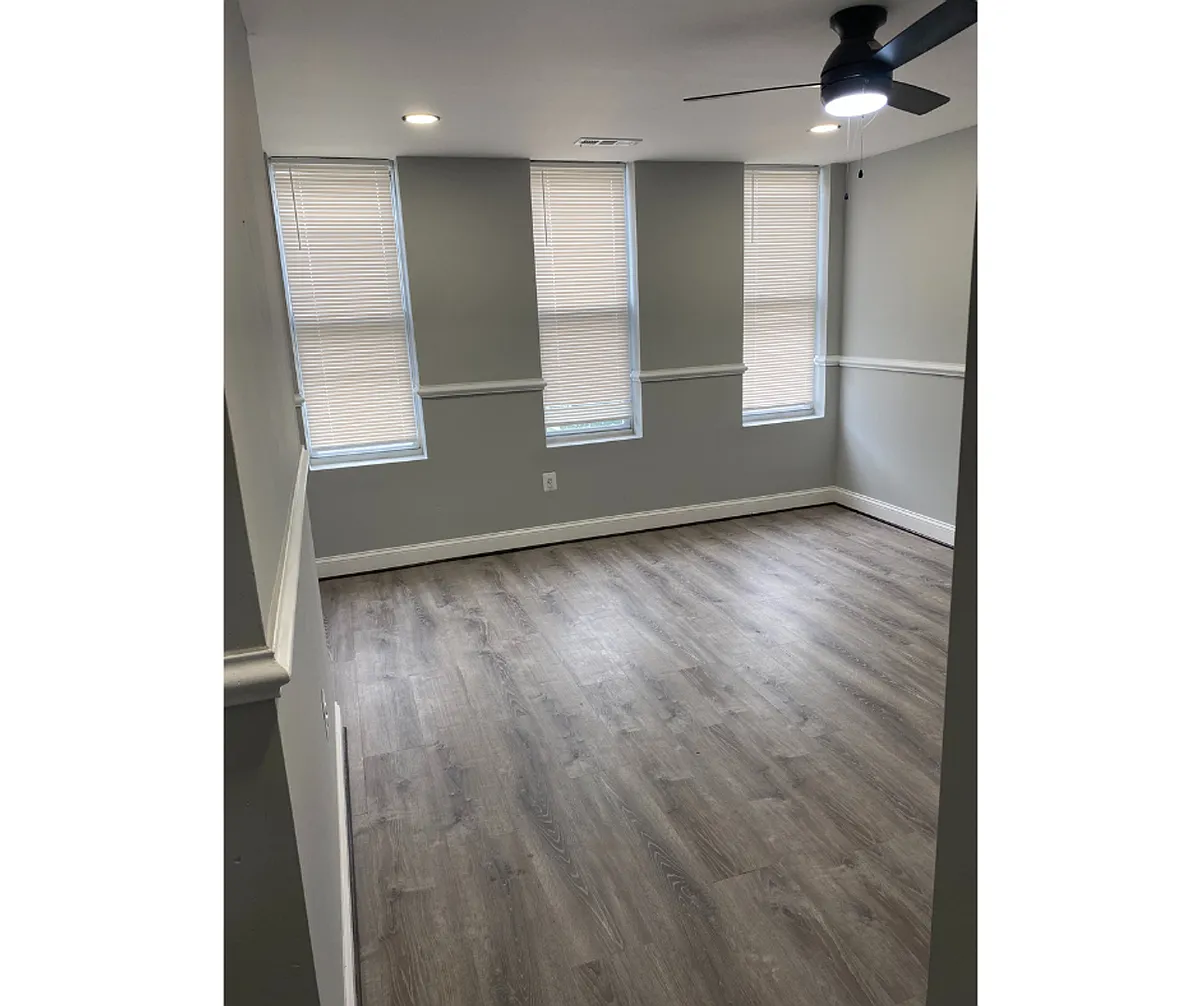 Building Photo - 210 N Mount St #1A