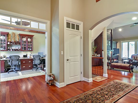 3rd image of 1561 Pendelton Ct