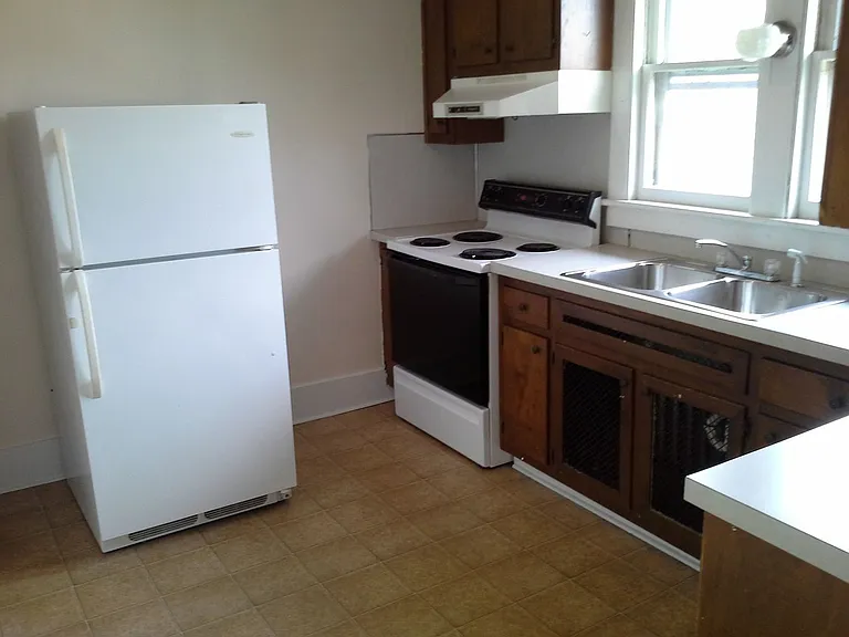 111-113 E Bald Eagle St — Photo 8