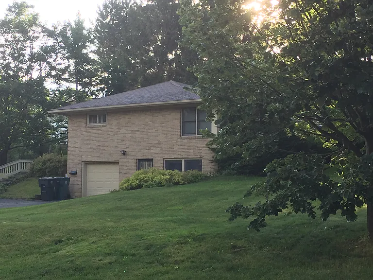Whitehills Dr — Photo 11