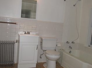 17 Pine St, Dover, NJ 07801