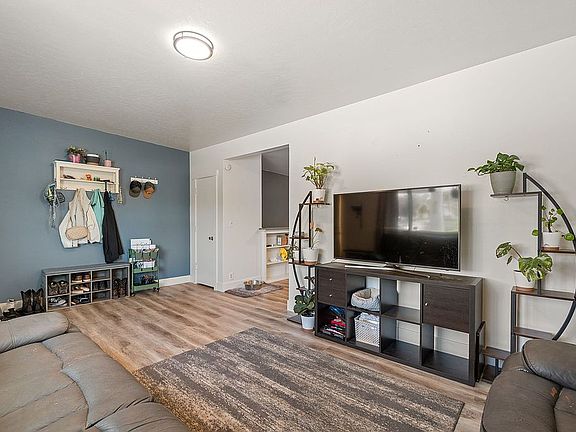 4th image of 635 El Rancho Blvd