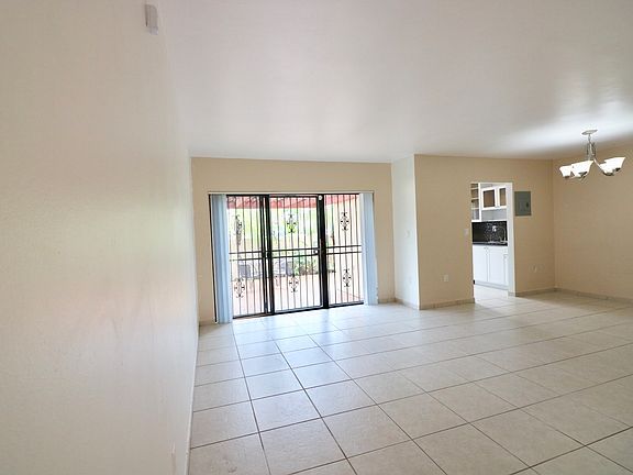 5th image of 760 NW 106th Ave Unit 7