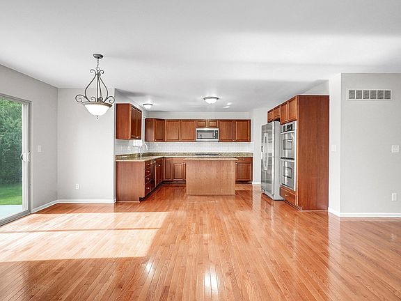 3rd image of 42640 Hotspur Ct
