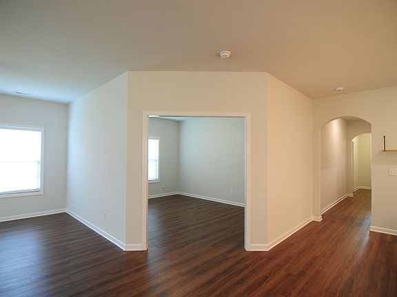 5th image of 104 Grove Hill Cir