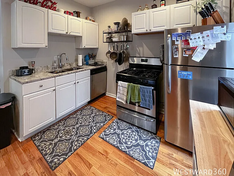2618 N Wayne Ave #1R — Photo 3