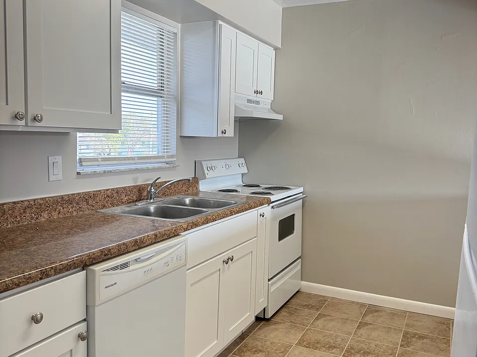 3325 SE 15th Pl