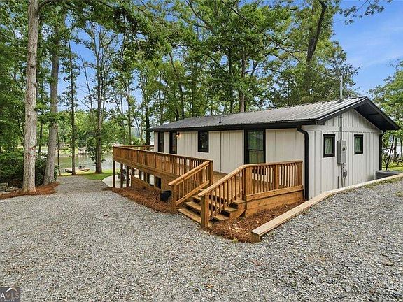 5th image of 233 Lakeshore Dr
