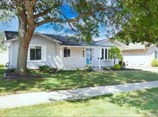 42682 Somerset Dr, Canton, MI 48187