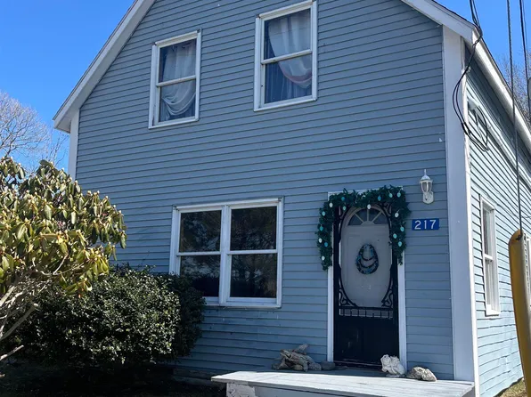 217 Waterloo St, Liverpool, NS B0T 1K0