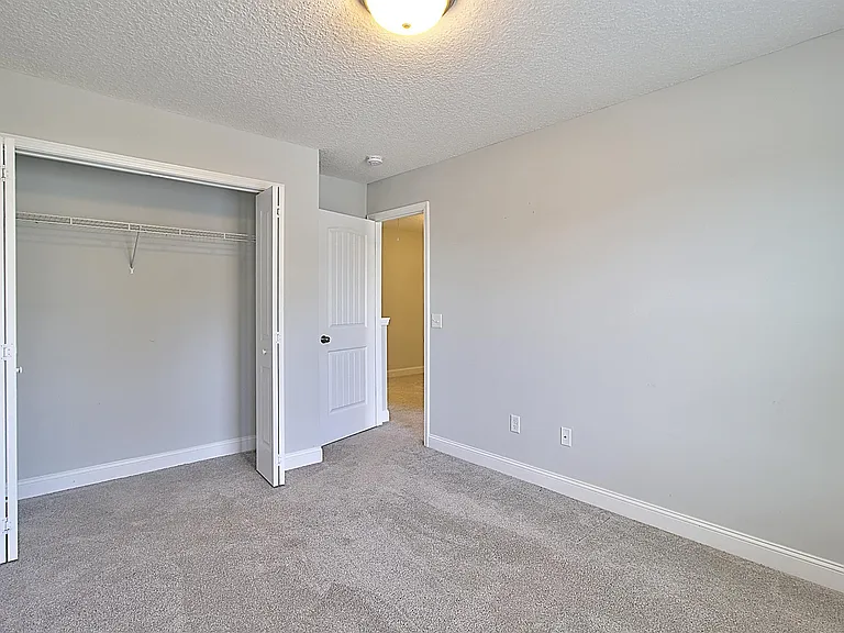 554 Fairview Cir — Photo 25
