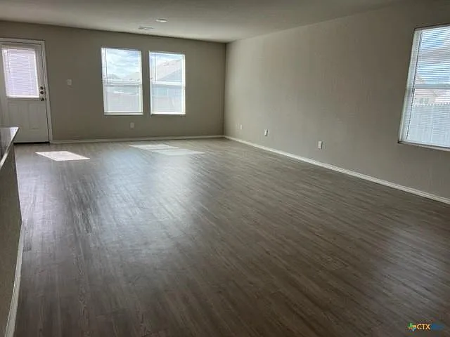 4 bed, 2.0 bath, 1667 sqft, $1,595 — Photo 3