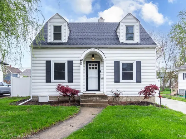 231 Academy St, Ferndale, MI 48220
