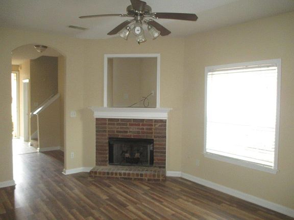 4th image of 9093 Chimneyrock Blvd