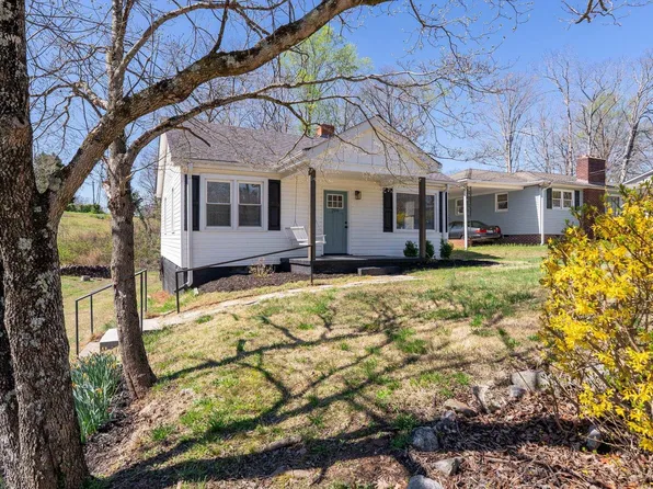 206 Cardinal Dr, Taylors, SC 29687