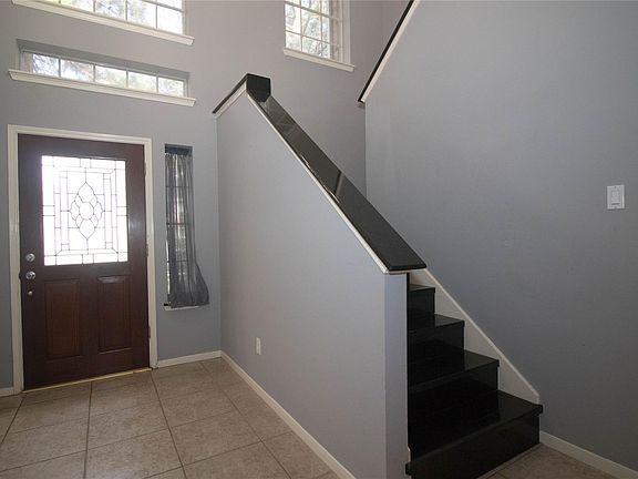3rd image of 310 Cheddington Dr