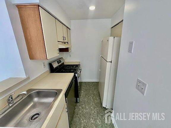 4th image of 20 Ayres Ct