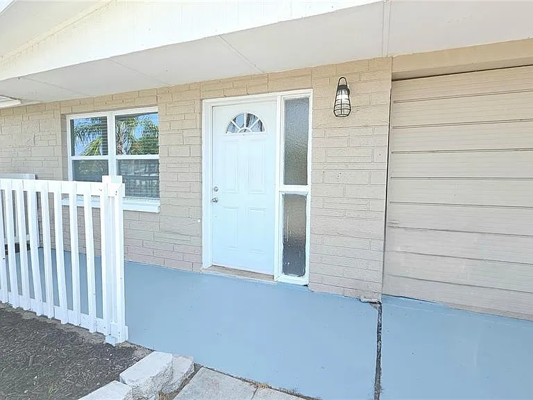 6412 Pawling Ave — Photo 2