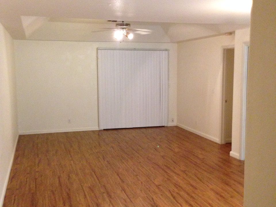2nd image of 523 Primrose Dr