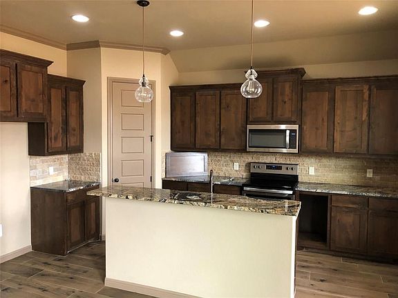 4th image of 3205 Arrow Creek Dr