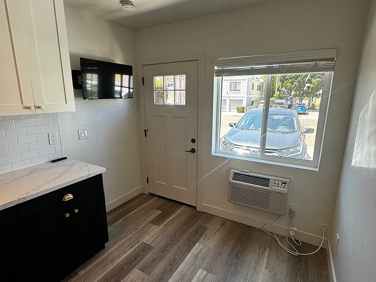 3833 Front St #9 — Photo 7