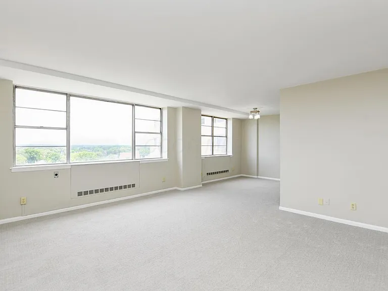 1620 E Broad St #1202 — Photo 10