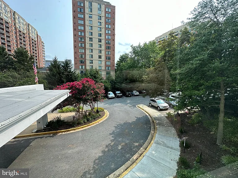 11801 Rockville Pike #209 — Photo 27