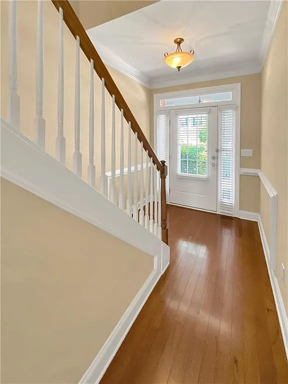 3 bed, 2.5 bath, 1947 sqft, $2,300 — Photo 3