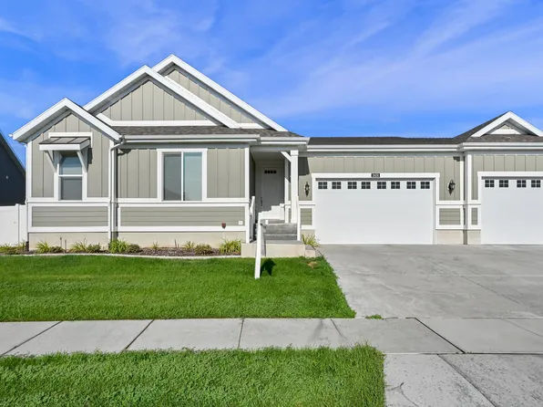 2431 N Hooded Crane Cir, Clinton, UT 84015
