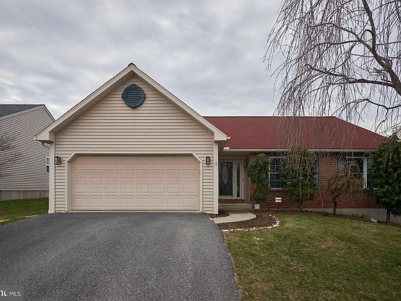 3rd image of 1018 Bowman St